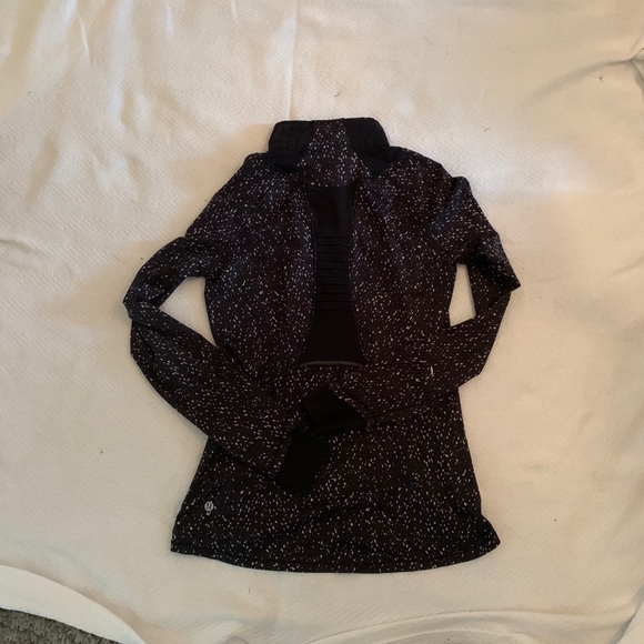 Lululemon printed pullover - Picture 3 of 3